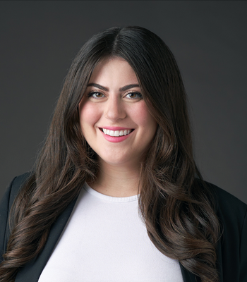 Portrait of Yasmine Acebo, REALTOR.